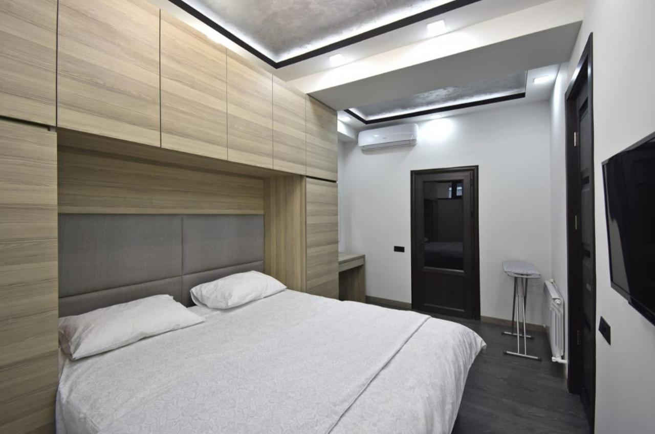 Luxuary 2Bedroom 2 Bathroom Apartment With Jacuzzi Erivan Exterior foto