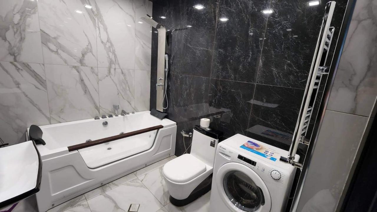 Luxuary 2Bedroom 2 Bathroom Apartment With Jacuzzi Erivan Exterior foto