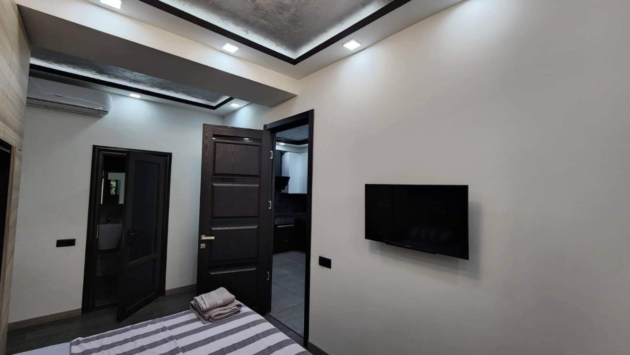 Luxuary 2Bedroom 2 Bathroom Apartment With Jacuzzi Erivan Exterior foto