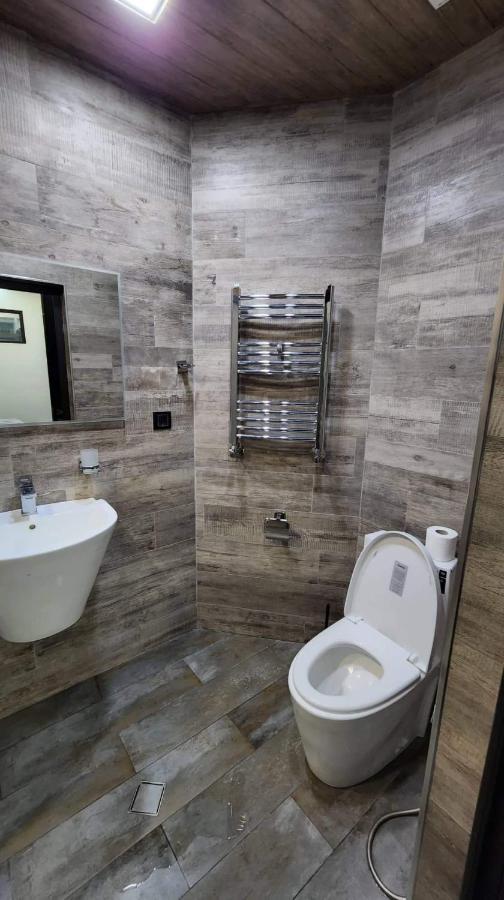 Luxuary 2Bedroom 2 Bathroom Apartment With Jacuzzi Erivan Exterior foto