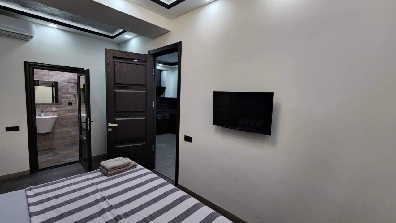 Luxuary 2Bedroom 2 Bathroom Apartment With Jacuzzi Erivan Exterior foto